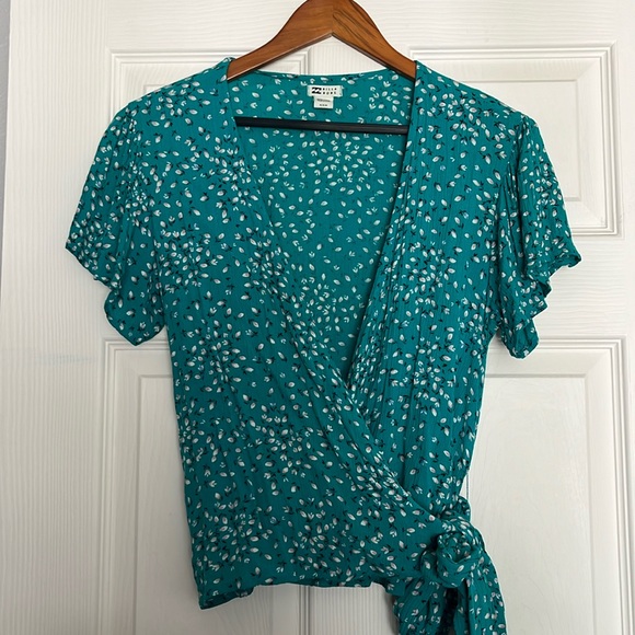 Billabong Wild Gaze Wrap Top. Small. Perfect Condition. Worn once. - Picture 4 of 6